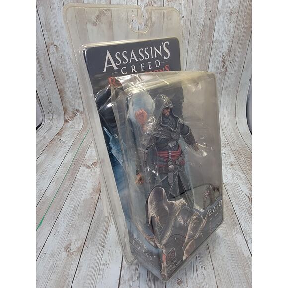 Assassin's Creed Revelations Ezio The Mentor Action Figure New - Picture 3 of 7
